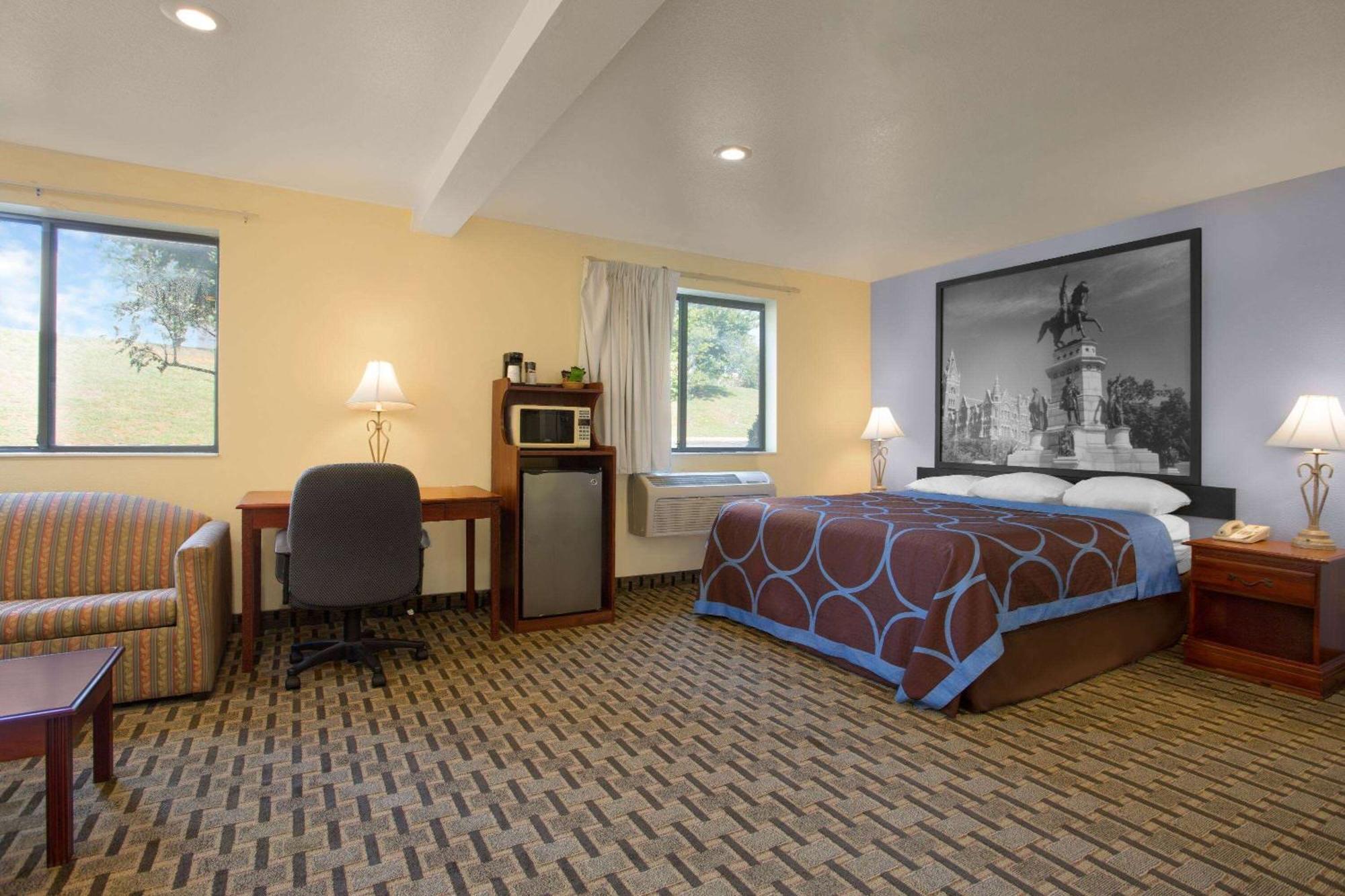 ซูเปอร์ 8 บาย วินด์แฮม ลินซ์บูร์ก เวอร์จิเนีย Hotel ลินช์เบิร์ก ภายนอก รูปภาพ
