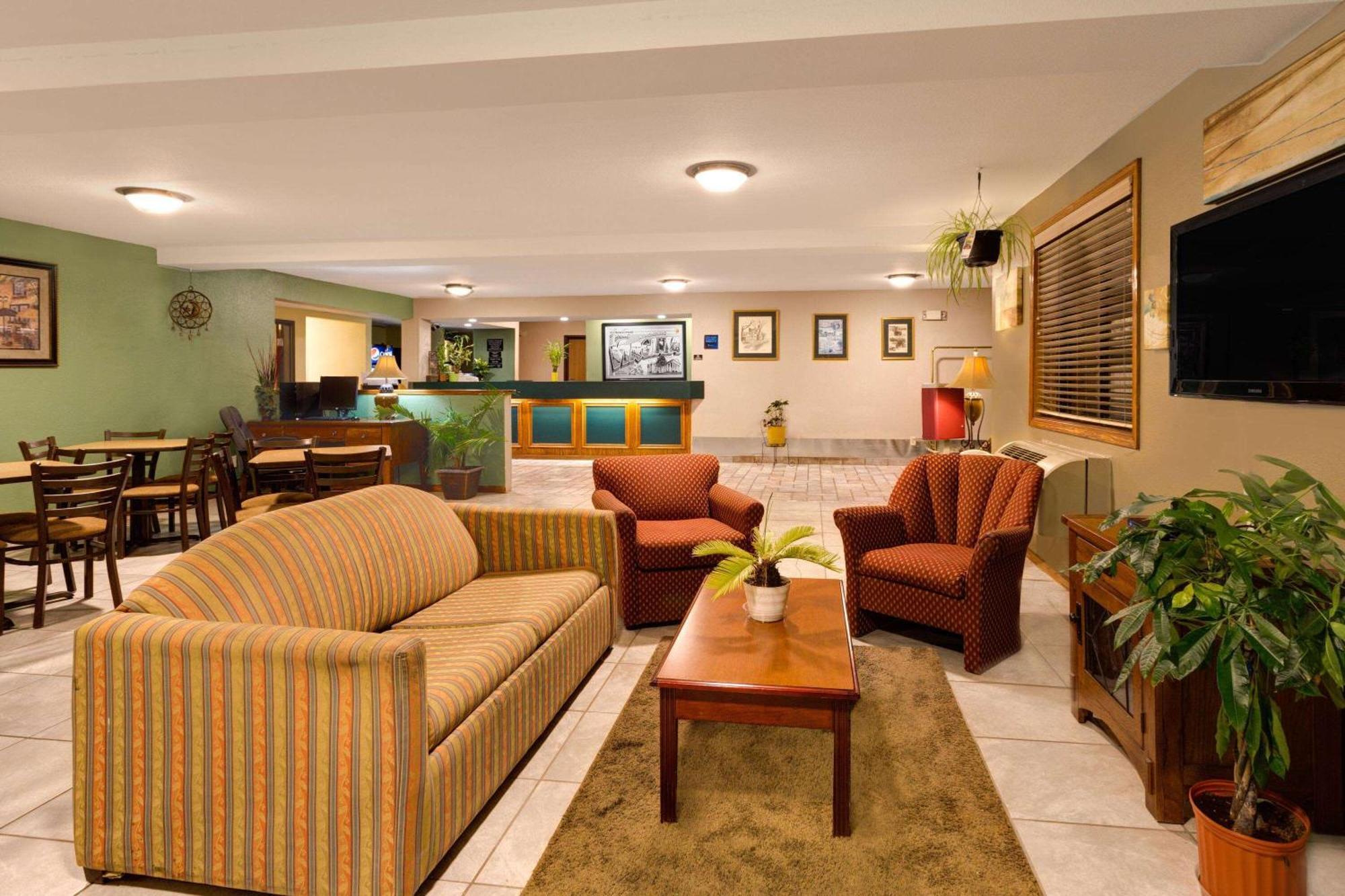 ซูเปอร์ 8 บาย วินด์แฮม ลินซ์บูร์ก เวอร์จิเนีย Hotel ลินช์เบิร์ก ภายนอก รูปภาพ