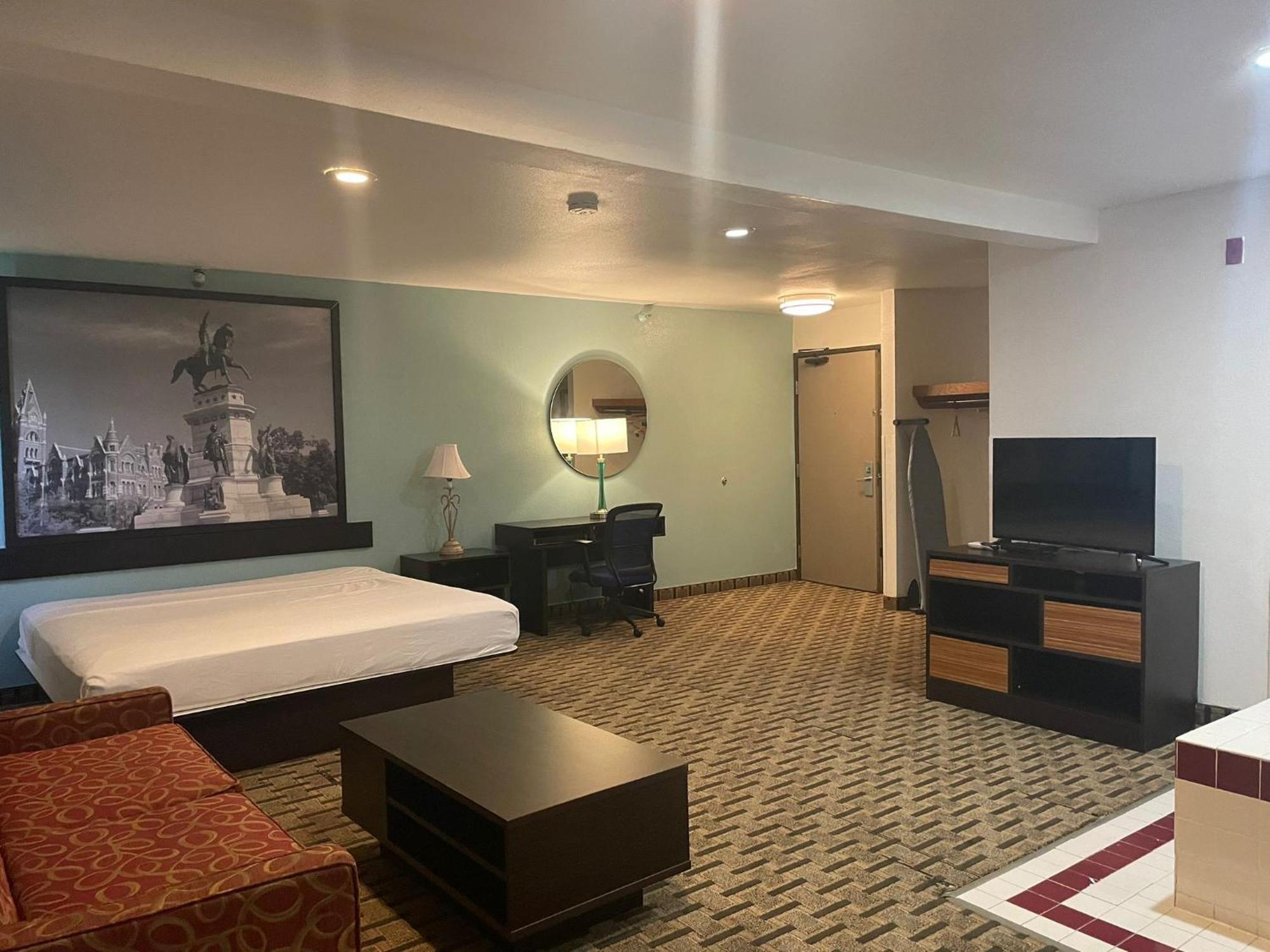ซูเปอร์ 8 บาย วินด์แฮม ลินซ์บูร์ก เวอร์จิเนีย Hotel ลินช์เบิร์ก ภายนอก รูปภาพ