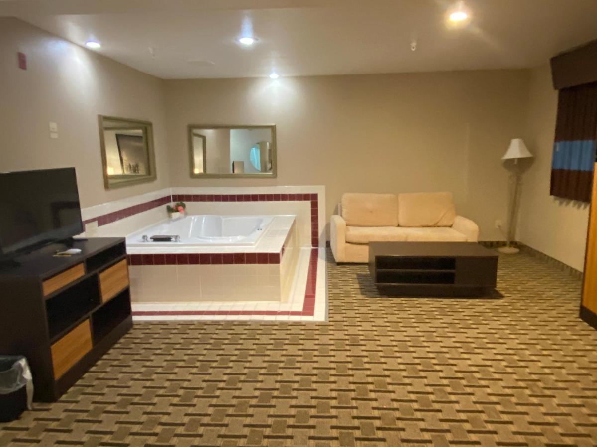 ซูเปอร์ 8 บาย วินด์แฮม ลินซ์บูร์ก เวอร์จิเนีย Hotel ลินช์เบิร์ก ภายนอก รูปภาพ